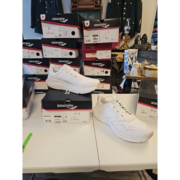 Saucony Other - SAUCONY MEN'S GUIDE METRO LE Size 12M White LEATHER UPPER New